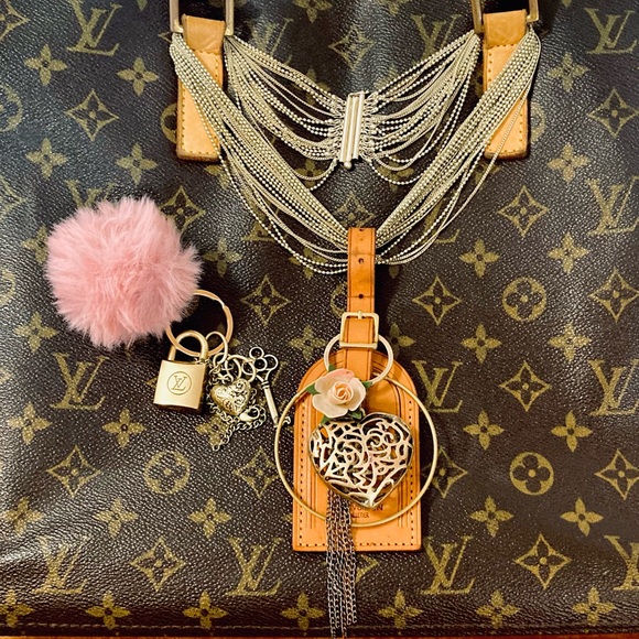 Louis Vuitton Tag and Lock (226) “A Thousand Years” - Picture 2 of 16